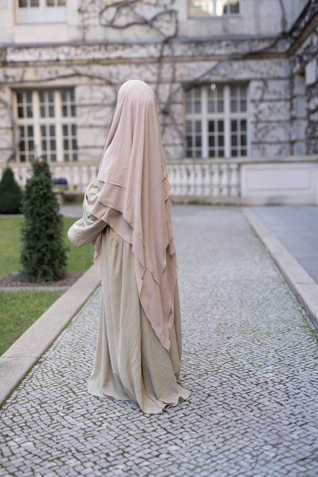 Classic Chiffon Khimar – Beige