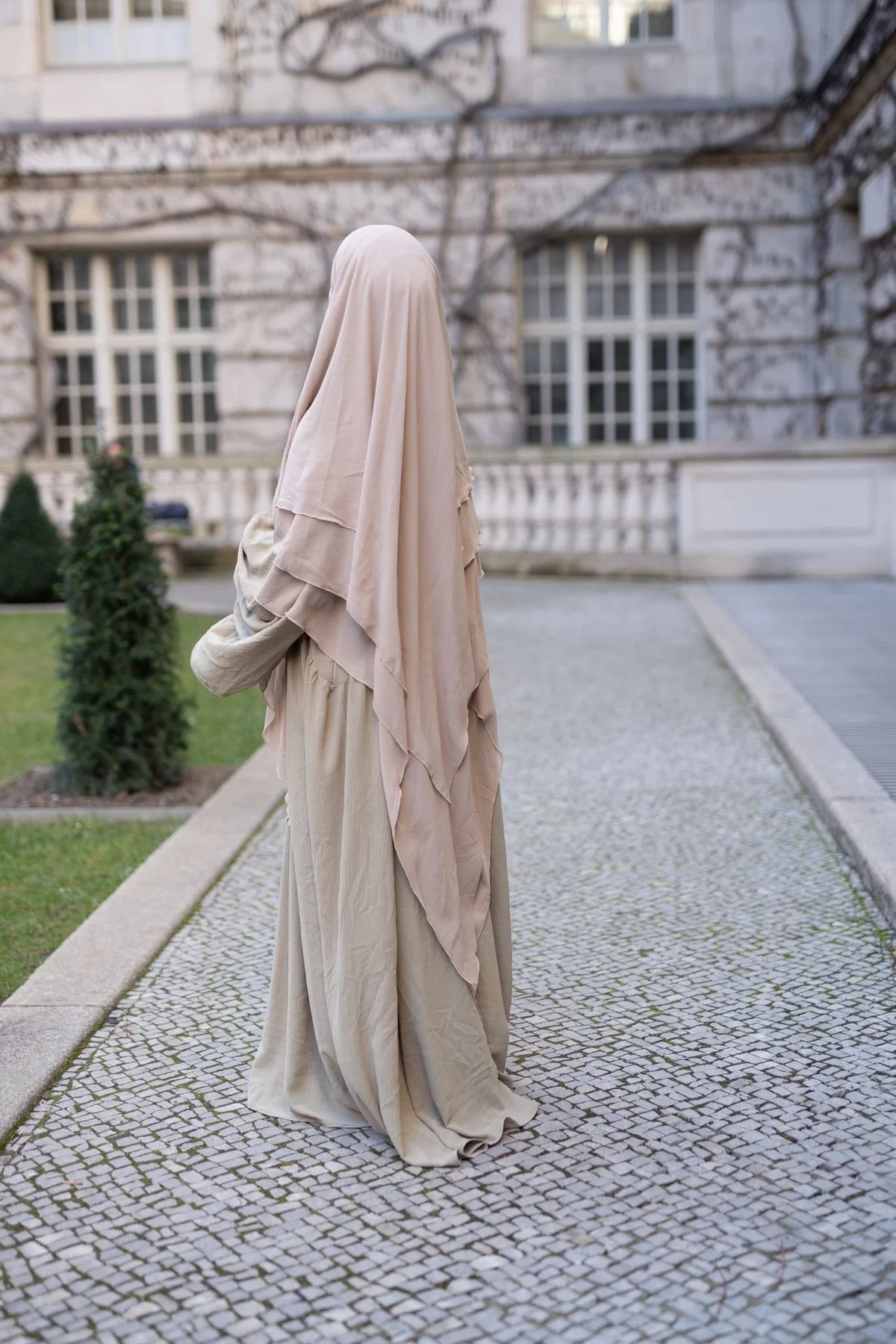 Classic Chiffon Khimar – Beige