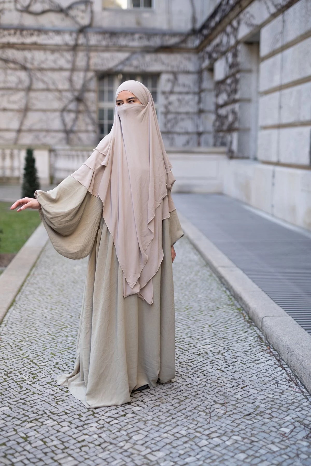 Classic Chiffon Khimar – Beige